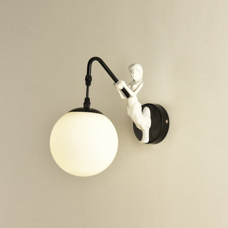 Home Decor : Rustic Orb Wall Lamp - Vintage Design Sconce in Black White van Vandaliamo
