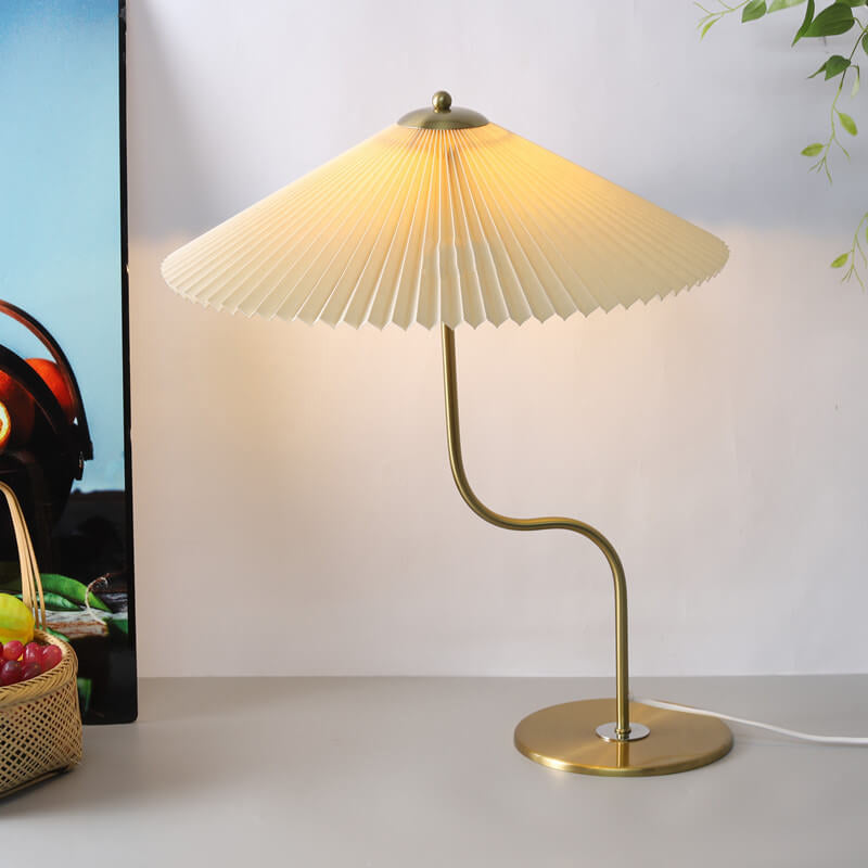 Home Decor : Retro Pleated Shade Table Lamp - Decorative Accent Light in van Vandaliamo