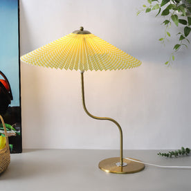 Home Decor : Retro Pleated Shade Table Lamp - Decorative Accent Light in Yellow Plaid van Vandaliamo