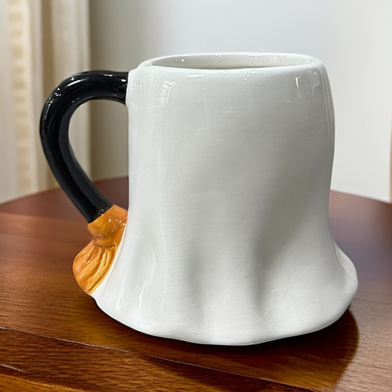 Gifts – Seasonal – Halloween : Ghost with Book Ceramic Halloween Mug in van Vandaliamo