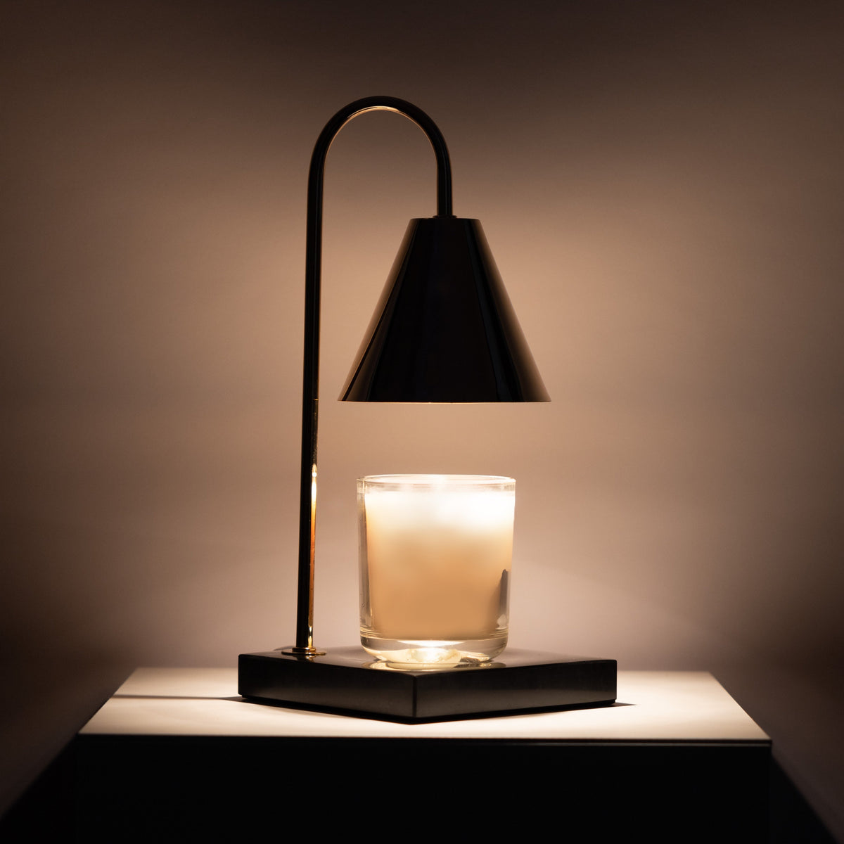 Winter Gadgets : Marble Candle Warmer Lamp - Flameless Wax Melt Lamp with Timer in van Vandaliamo