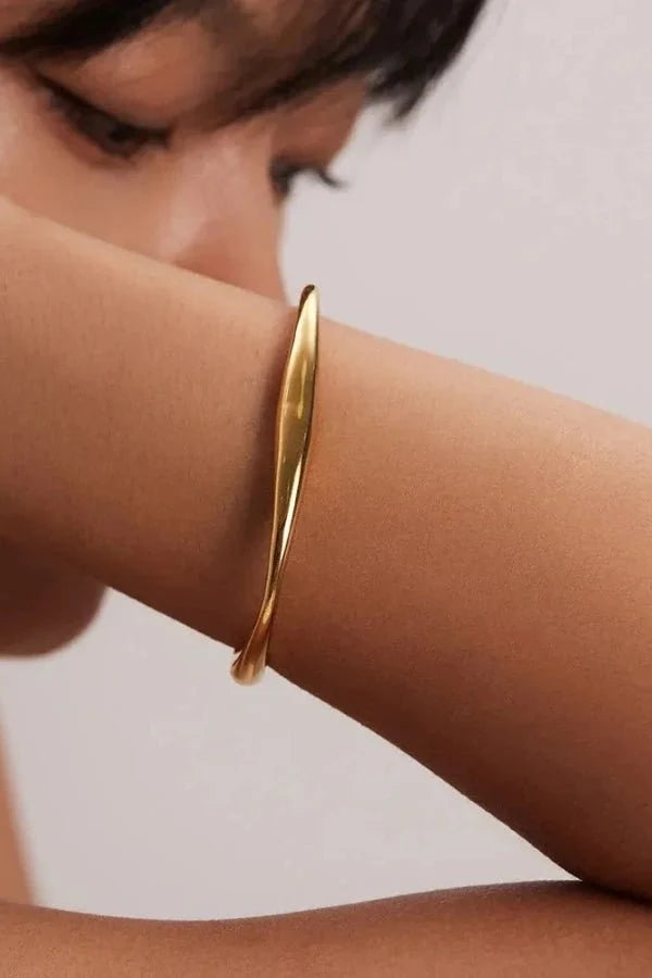 Bracelets : Avery Gold Bangle in van Vandaliamo