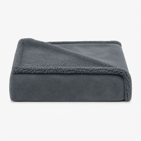Throw Blankets : Waterproof Plush Couples Blanket - Leak-Proof Protection for Bed & Sofa in Gray van Vandaliamo