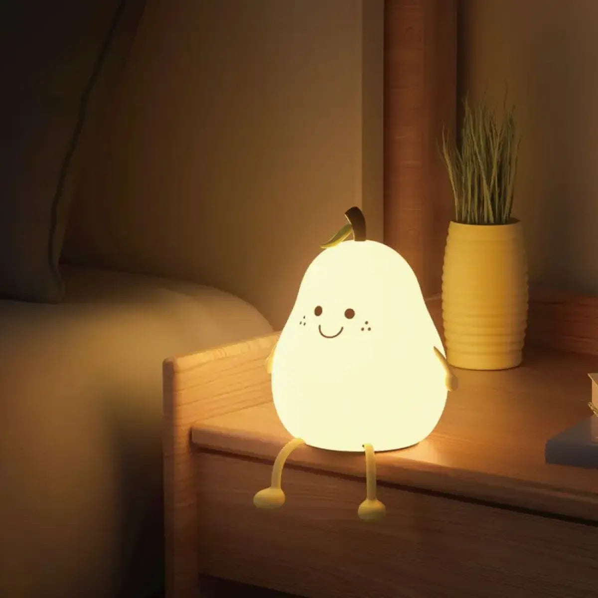 Silicone Night Light : Silicone Pear Night Light – Touch-Dim Bedside Lamp in van Vanda Liamo