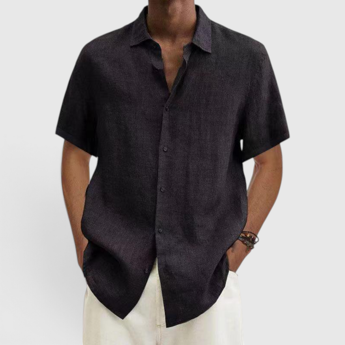 Fashion : Men's Casual Short-Sleeve Shirt - Everyday Button-Up in Black van Vanda Liamo