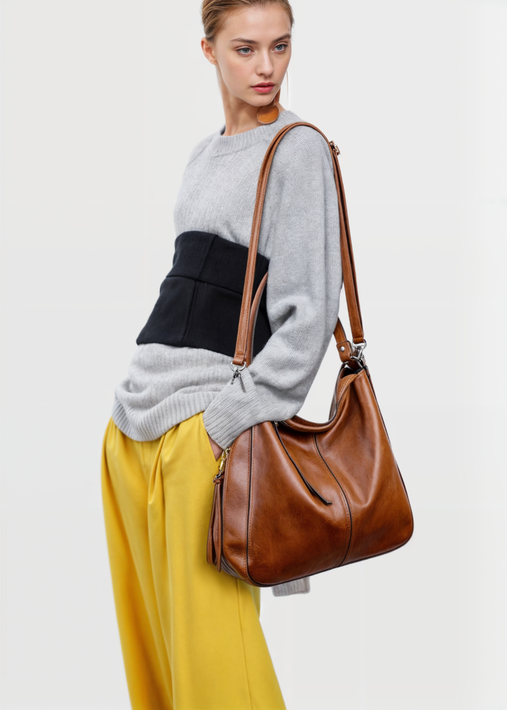 Between Elegance & Convenience - The Everyday Bag that Can Do It All