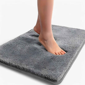 house & garden : Absorbent and non-slip bath mat - Premium Quality, Fast Shipping in Grey van Vandaliamo