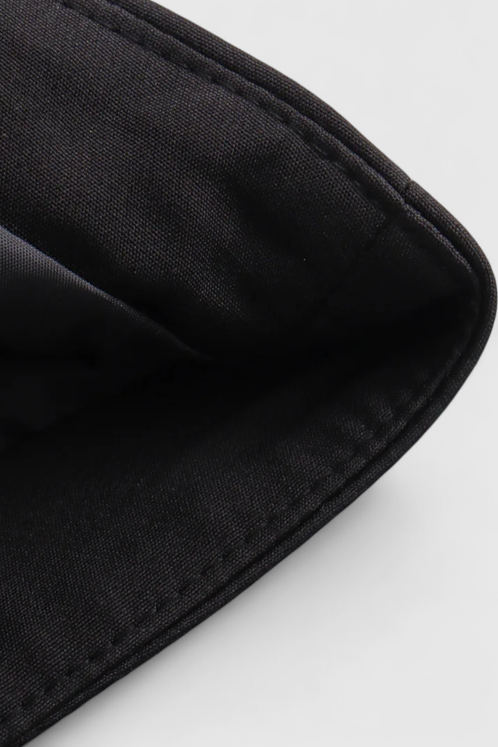 Jacket : Women's Black Cropped Denim Jacket with Button Front - Classic Style in van Vanda Liamo