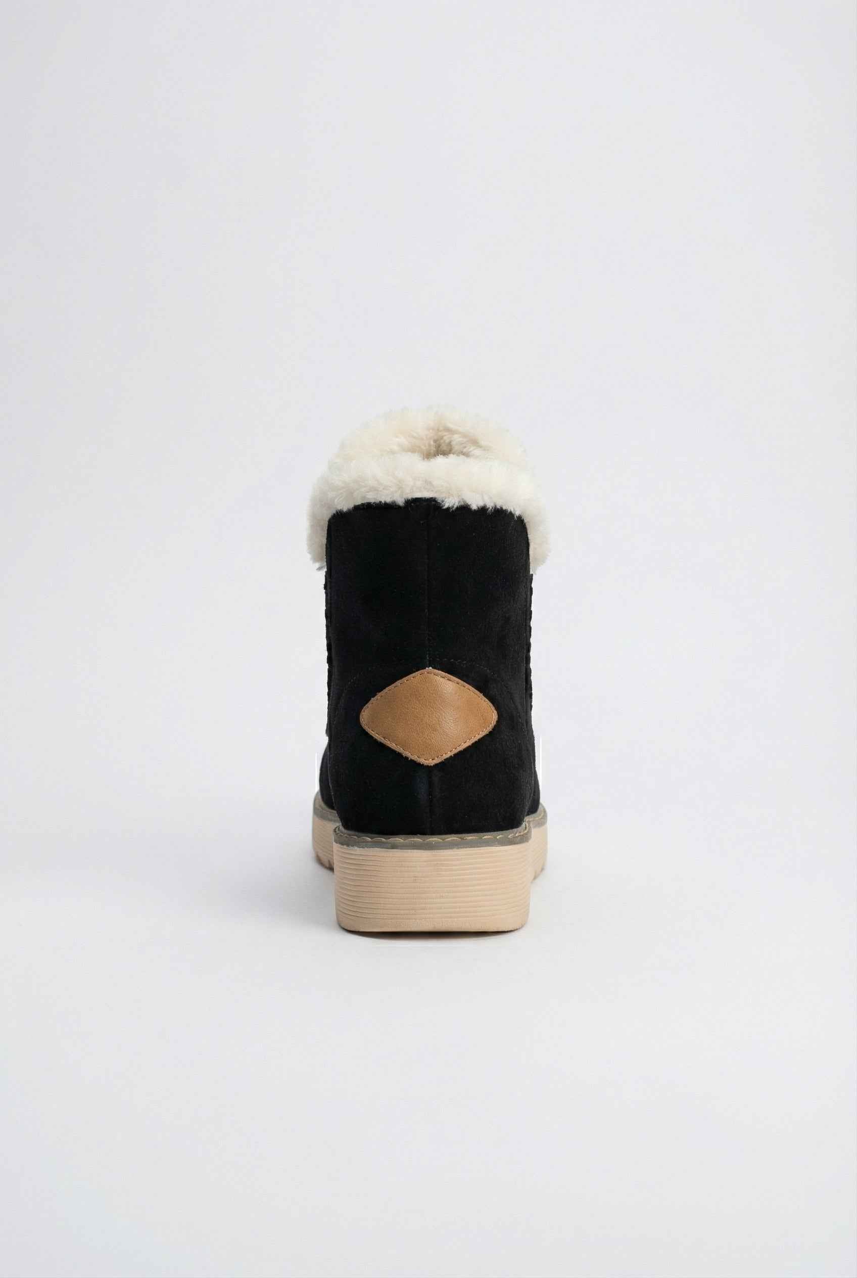 Women's Boots : Classic Black Weather-Proof Ankle Boots in van Vanda Liamo