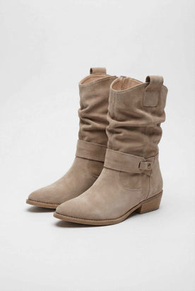 Women's Boots : Ankle Boots for Women - Apricot Suede Block Heel Booties with Chunky Mid Heel in Apricot van Vanda Liamo