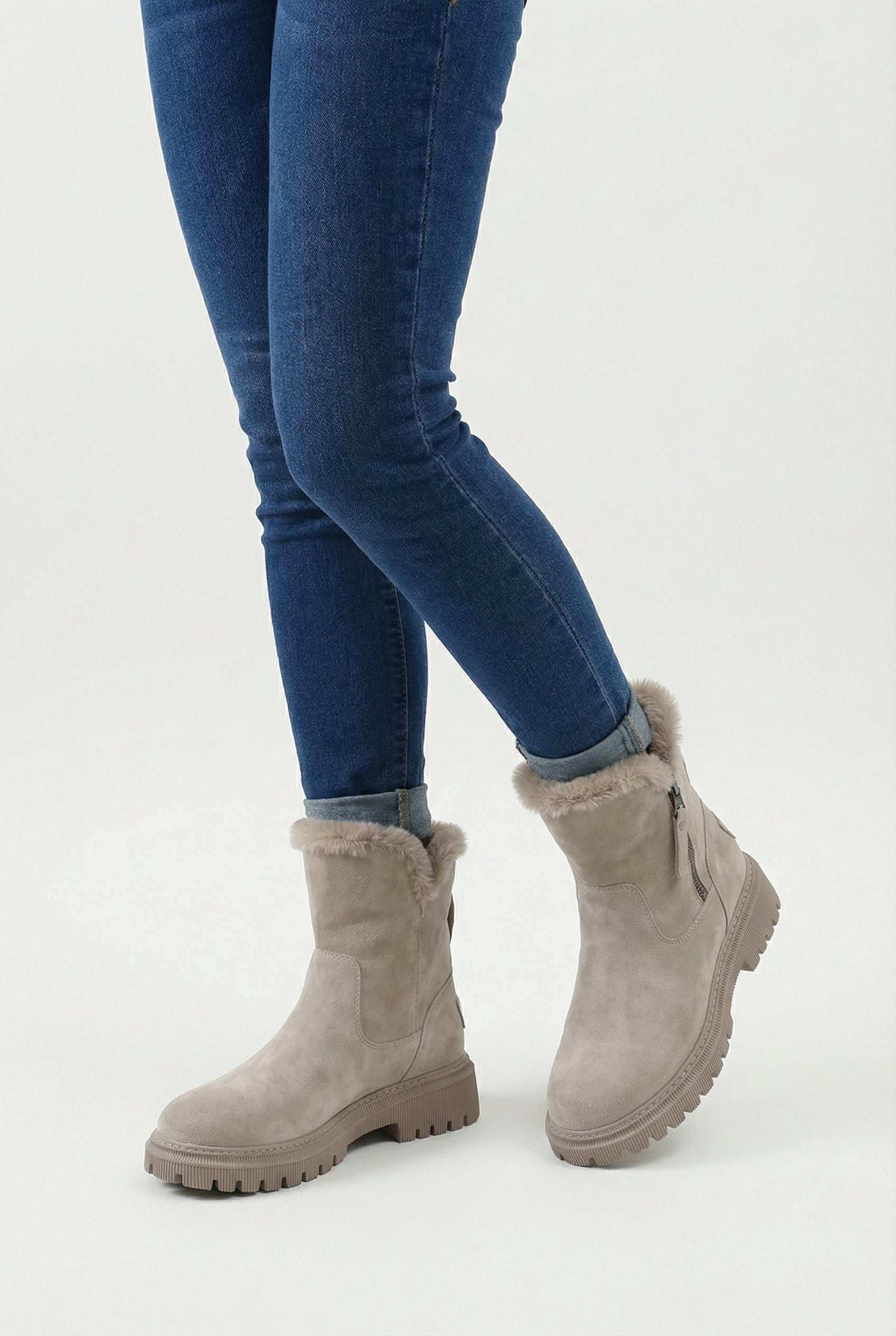 Women's Boots : Women's Apricot Waterproof Insulated Snow Boots - Warm & Anti-Slip Winter Footwear in van Vanda Liamo