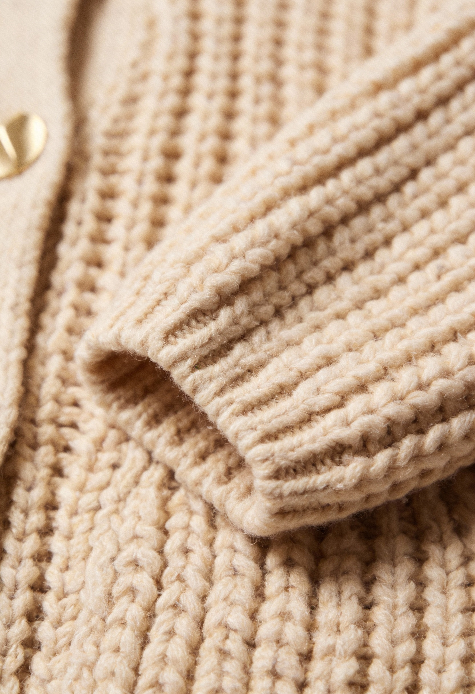 Cardigan : Women's Beige Knit Cardigan in van Vanda Liamo