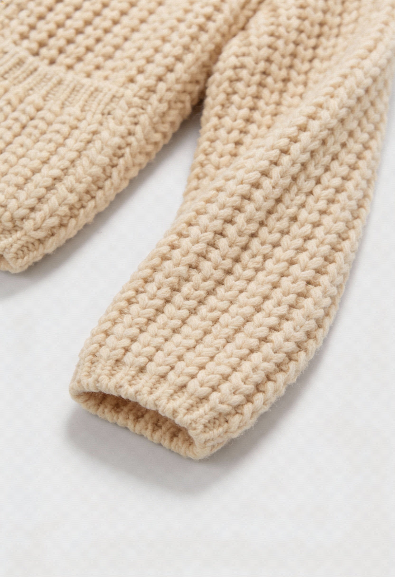 Cardigan : Women's Beige Knit Cardigan in van Vanda Liamo