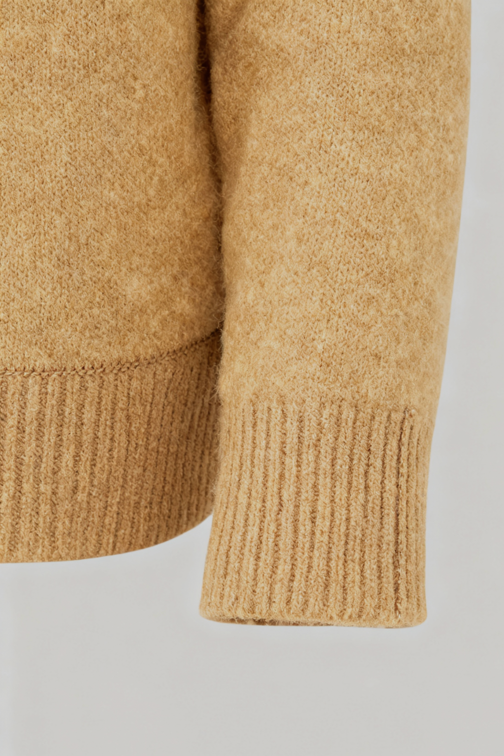 Sweater : Women's Brown V-Neck Sweater in van Vanda Liamo