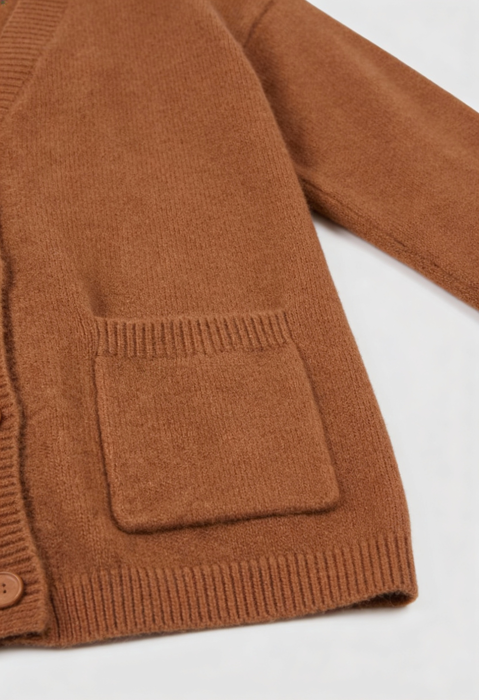 Cardigan : Women's Brown V-Neck Knit Cardigan in van Vanda Liamo