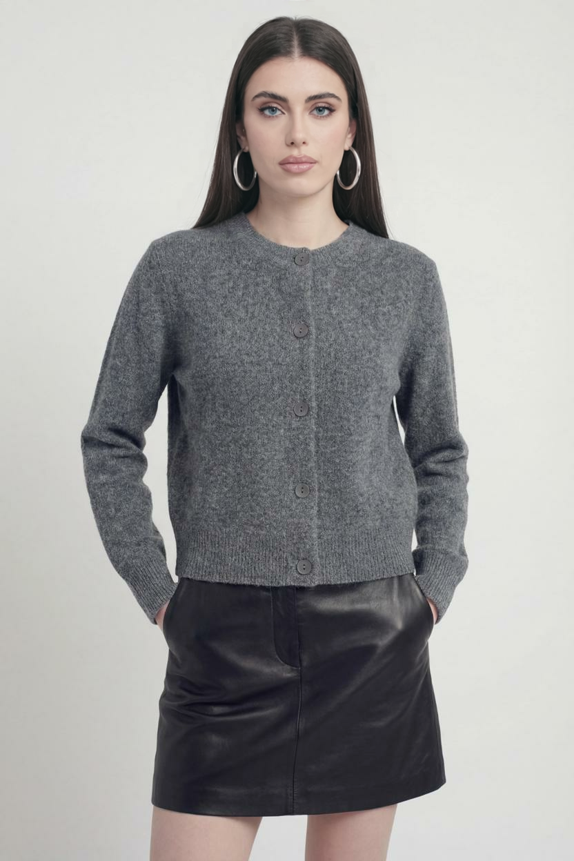Cardigan : Women's Casual Gray Knit Cardigan in van Vanda Liamo