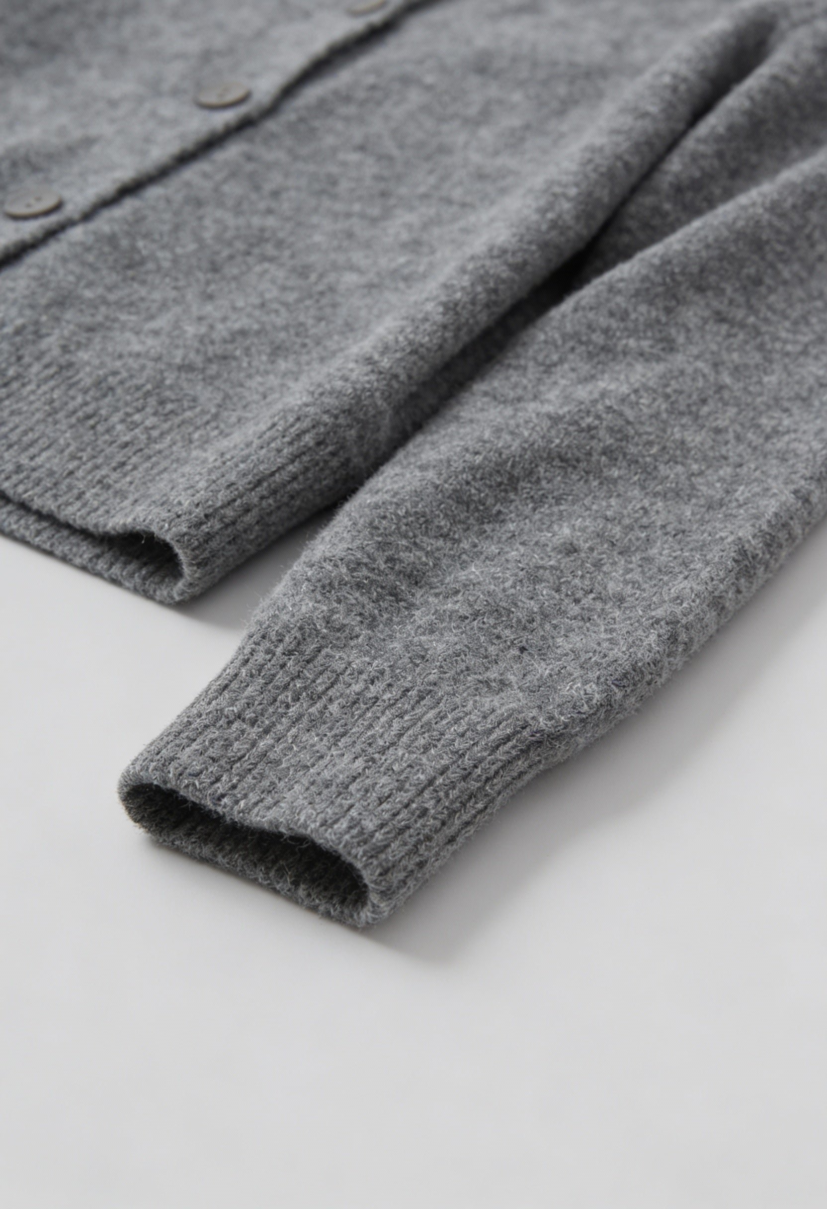 Cardigan : Women's Casual Gray Knit Cardigan in van Vanda Liamo