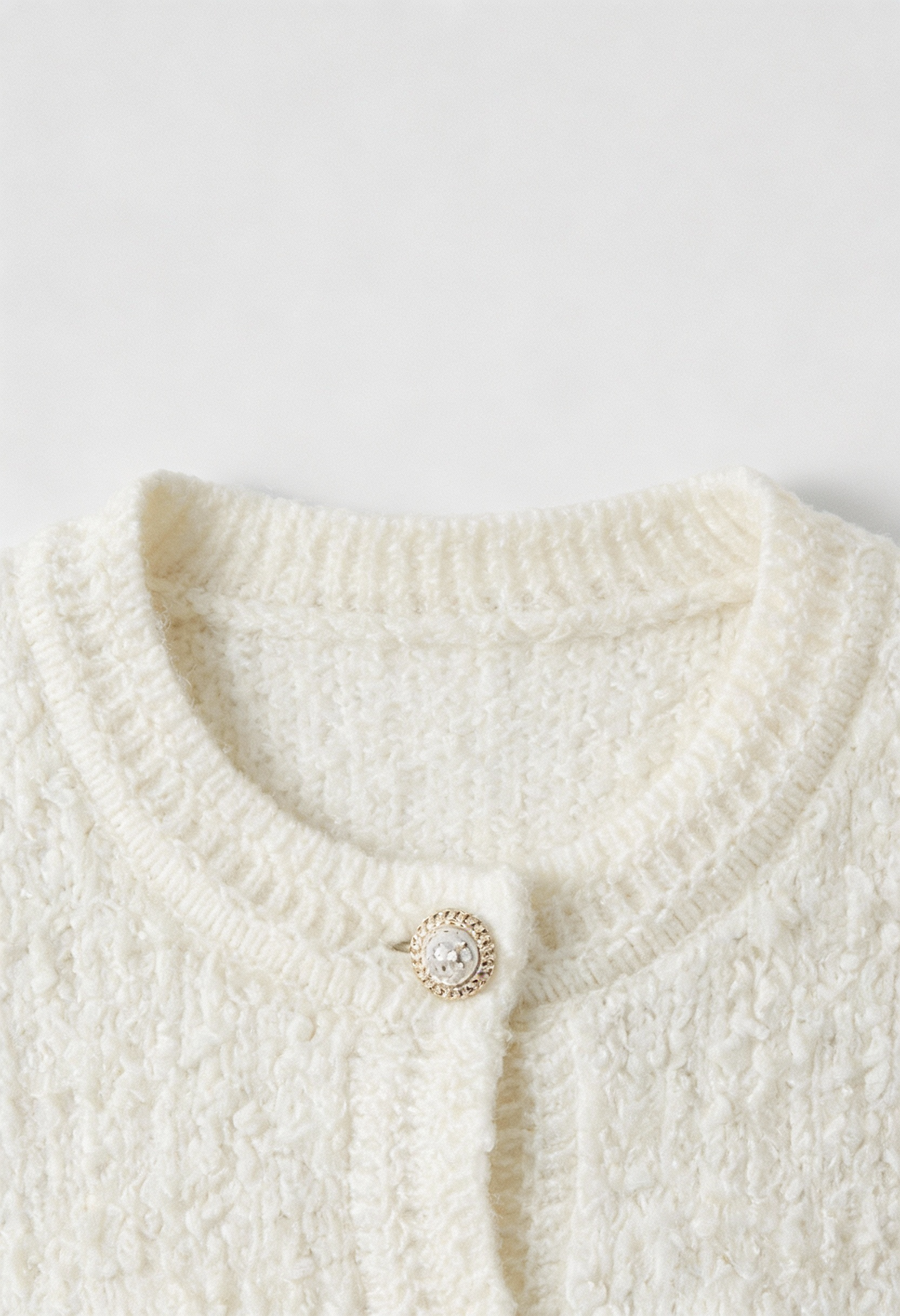 Cardigan : Women's Casual White Knit Cardigan in van Vanda Liamo