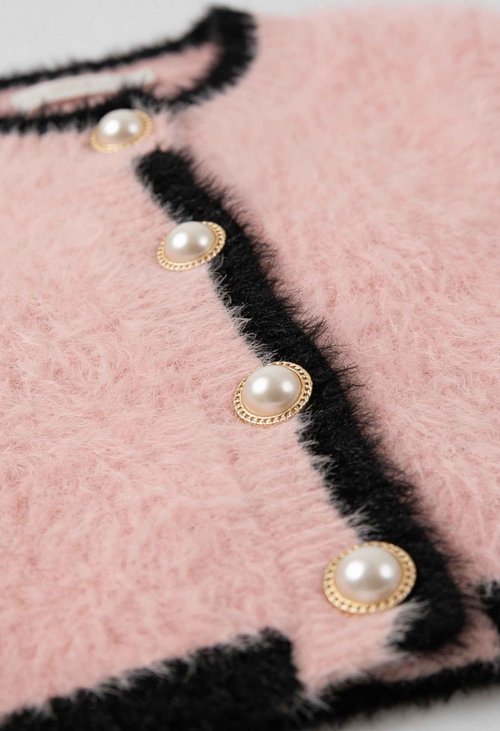 Cardigan : Women's Cropped Knit Cardigan in van Vanda Liamo