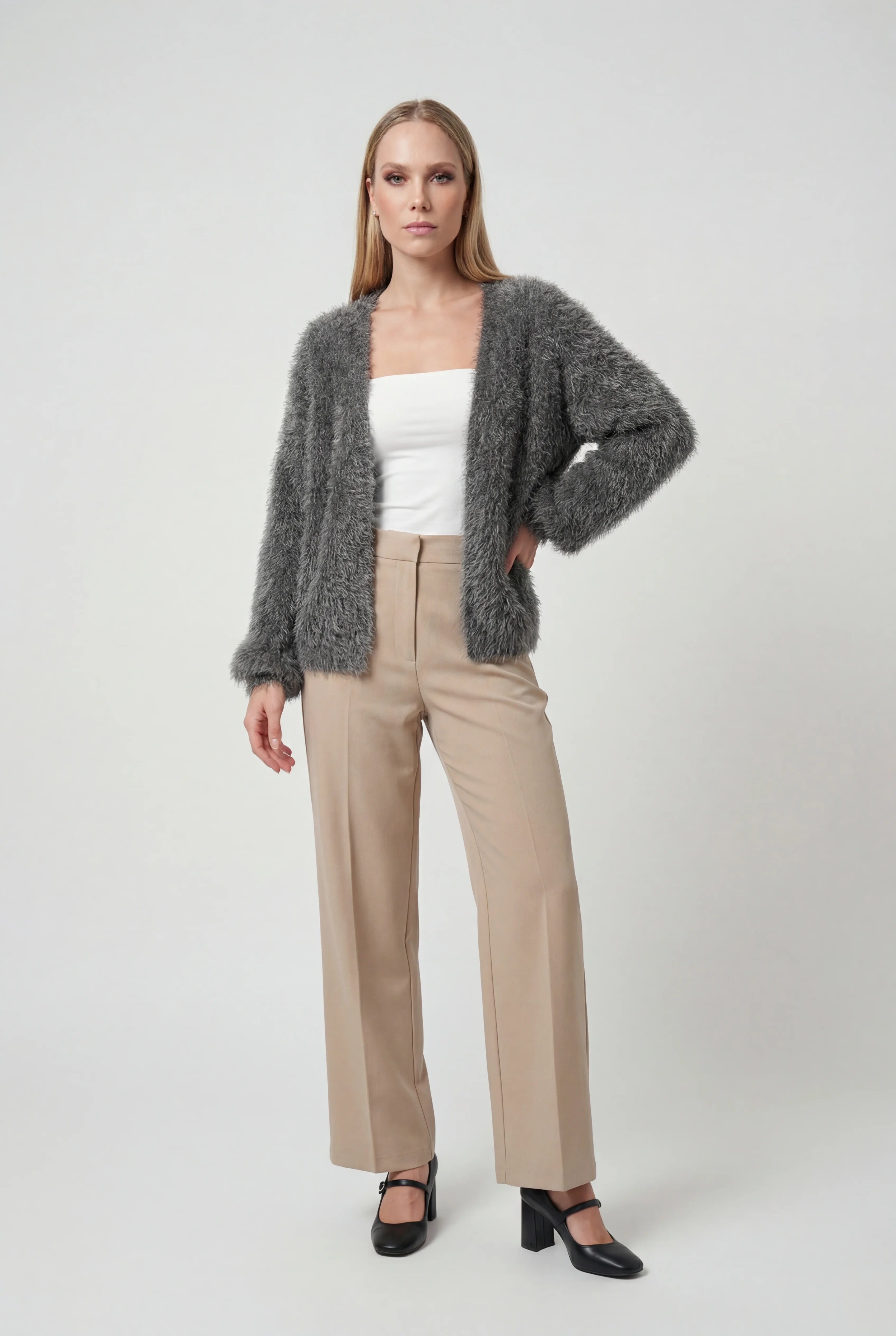 Cardigan : Women's Dark Gray Cardigan in van Vanda Liamo