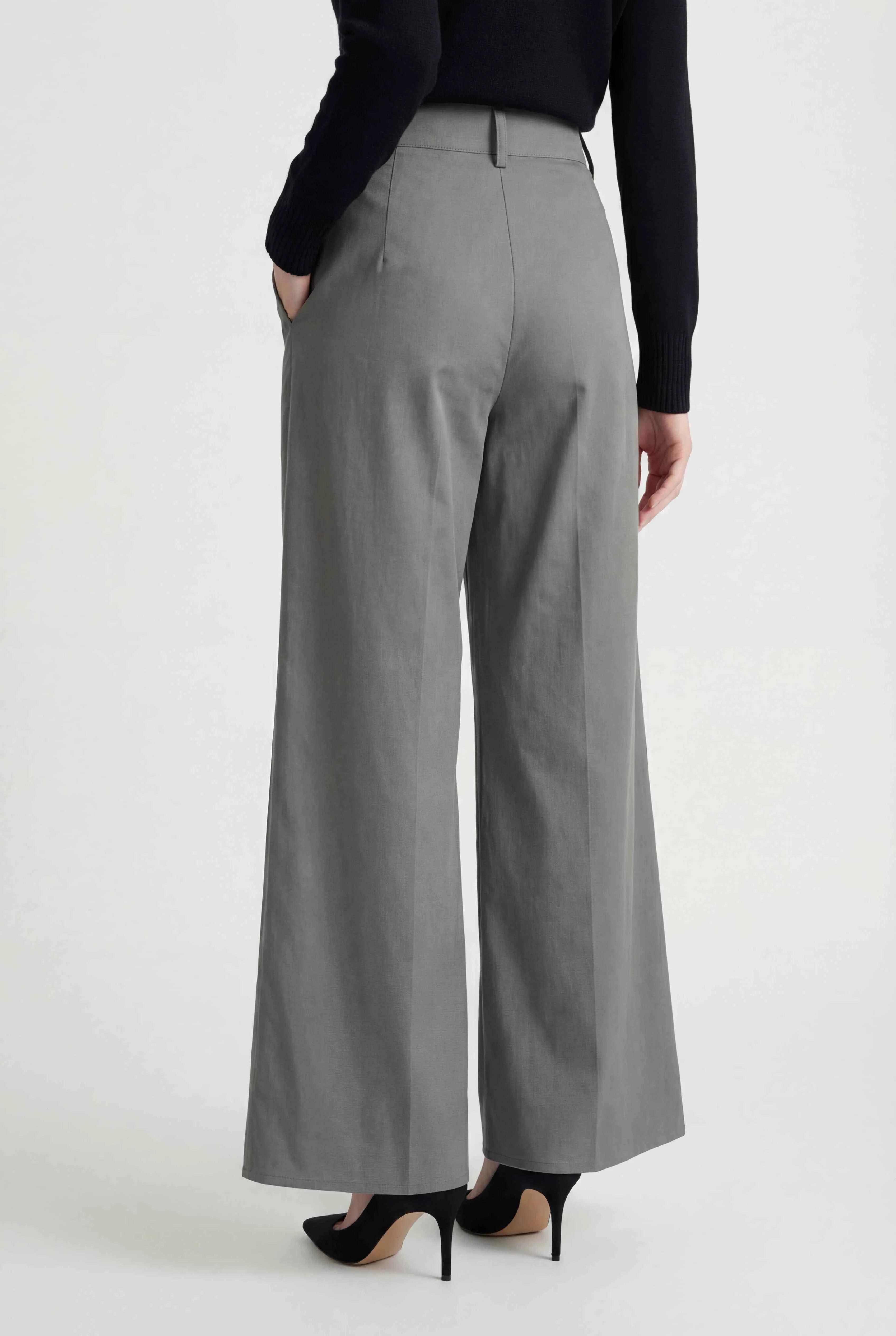 Pants : Women's Gray High-Waisted Palazzo Pants - Flowy Wide Leg Casual Trousers in van Vanda Liamo