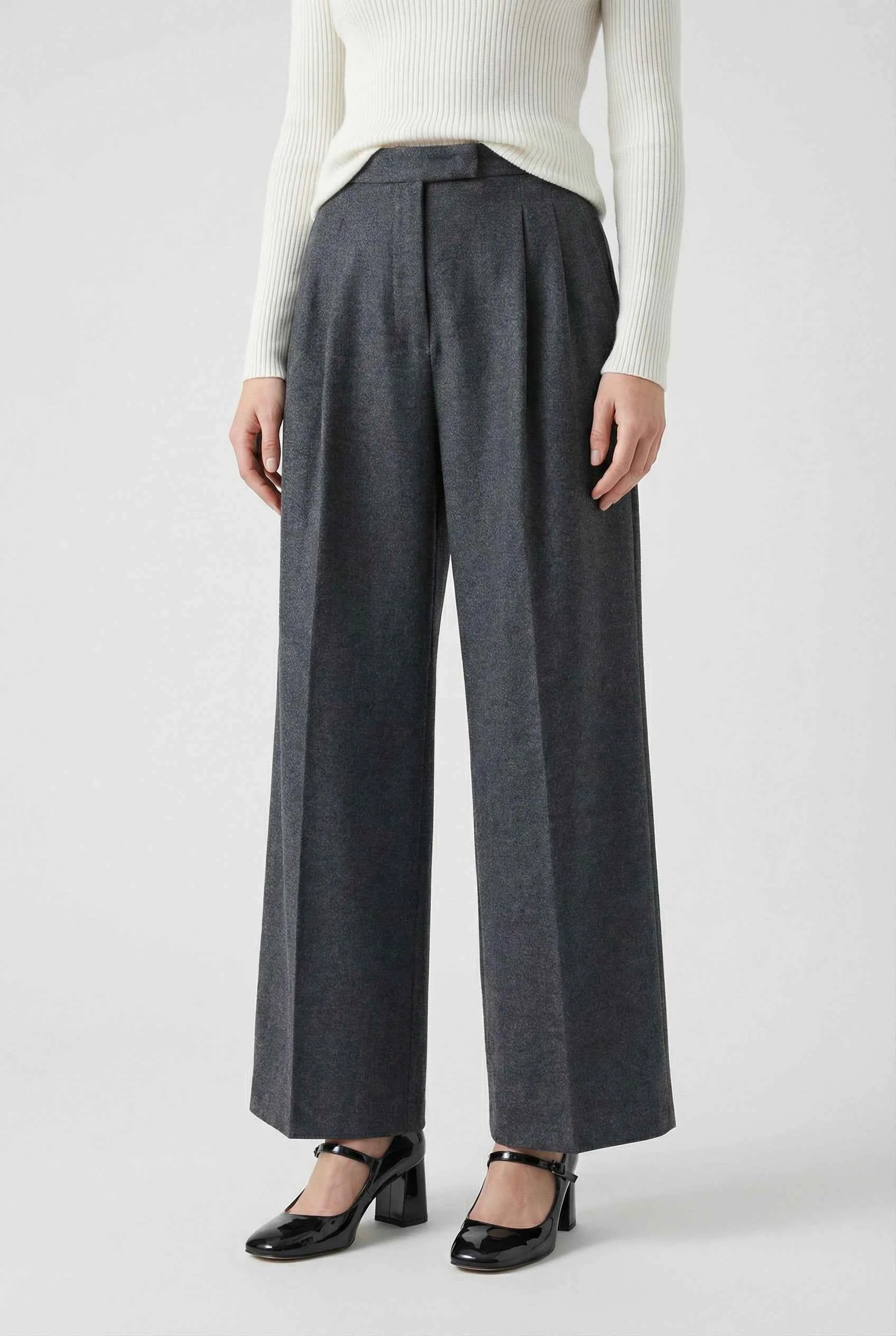 Pants : Women's High-Waisted Gray Pants in van Vanda Liamo