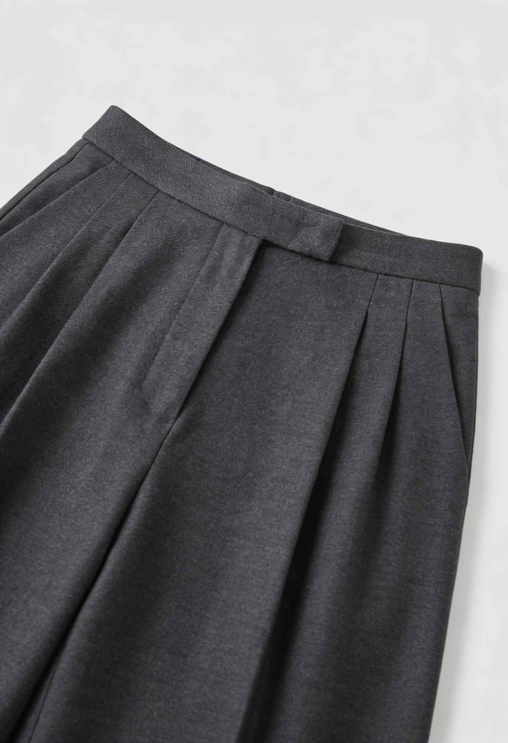 Pants : Women's High-Waisted Gray Pants in van Vanda Liamo