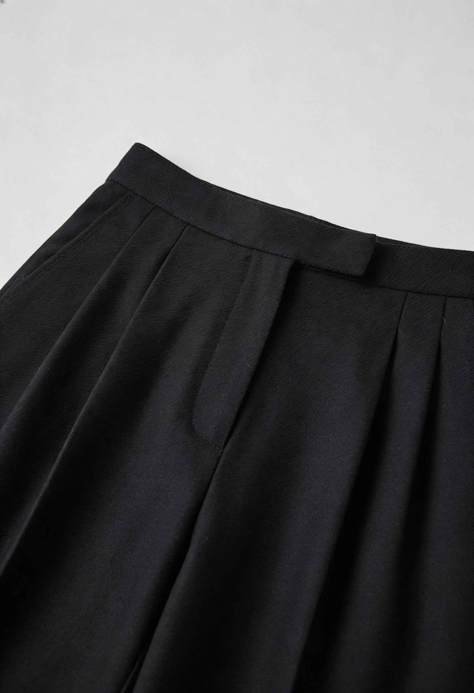 Pants : Women's High-Waisted Black Ankle Pants - Stretch Fabric, Sizes XS-XL in van Vanda Liamo