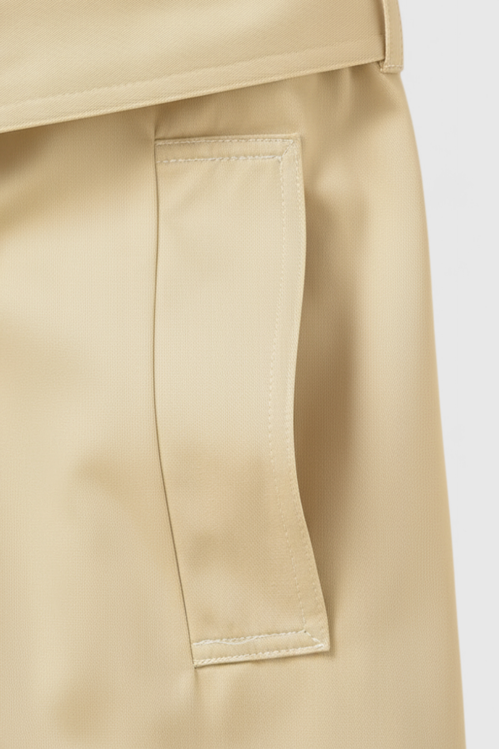 Coat : Women's Long Beige Trench Coat with Belt in van Vanda Liamo