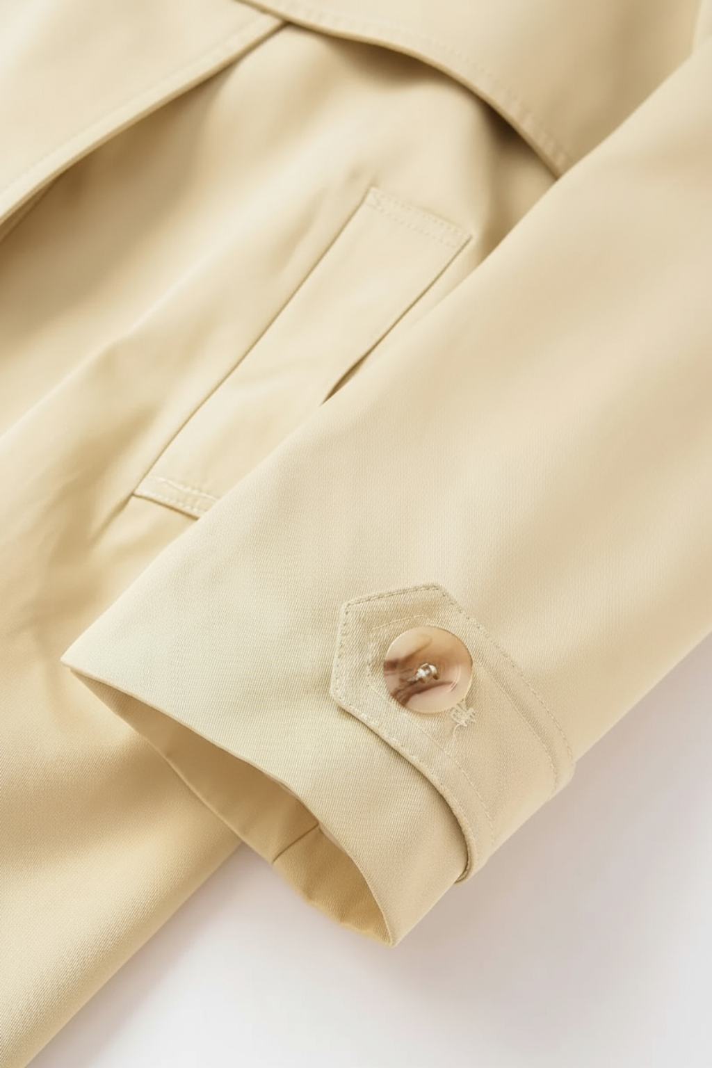 Coat : Women's Long Beige Trench Coat with Belt in van Vanda Liamo