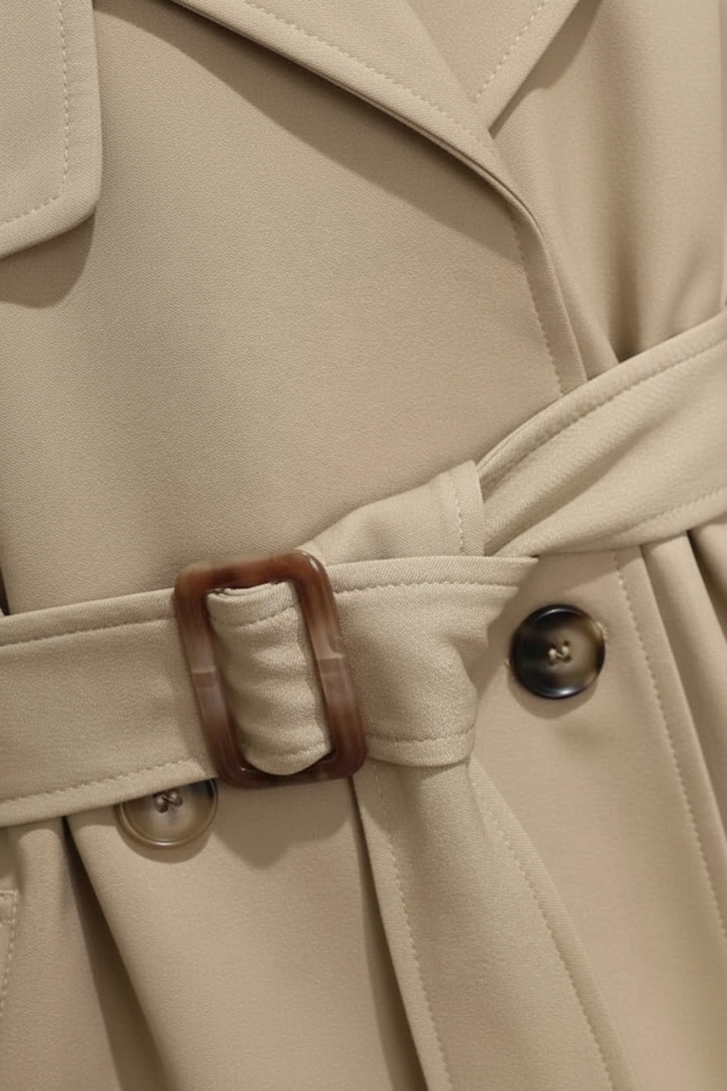 Coat : Women's Classic Khaki Double-Breasted Trench Coat with Belt - Long & Stylish in van Vanda Liamo