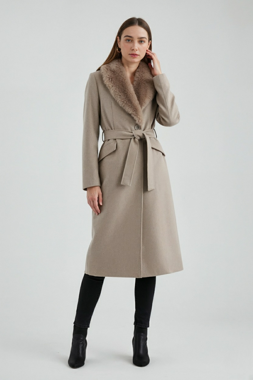 Coat : Women's Khaki Long Faux Fur Collar Winter Coat - Warm & Stylish Outerwear in van Vanda Liamo