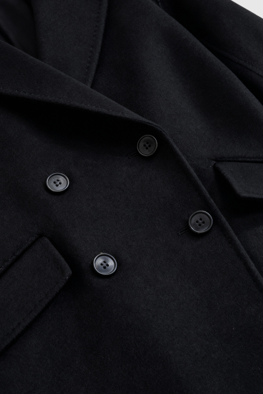 Coat : Women's Long Black Winter Coat with Fold-Over Collar in van Vanda Liamo