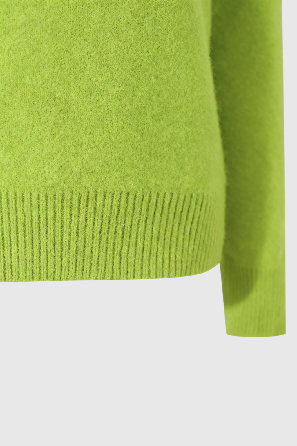 Sweater : Women's Light Green V-Neck Sweater in van Vanda Liamo