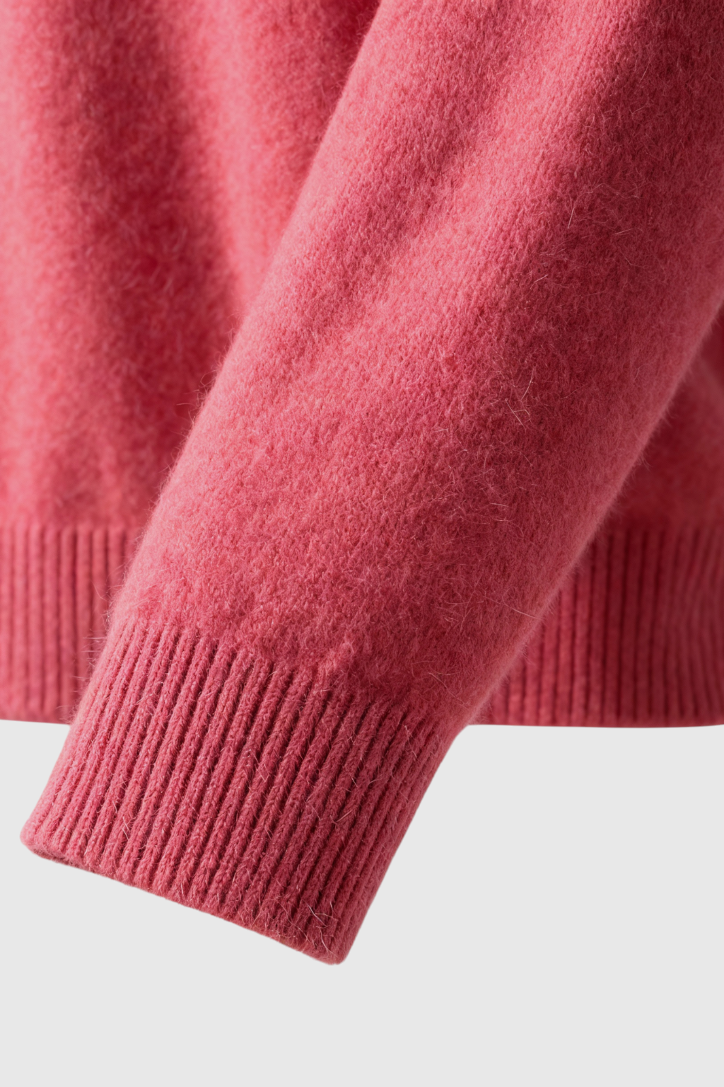 Sweater : Women's Pink Red V-Neck Sweater in van Vanda Liamo
