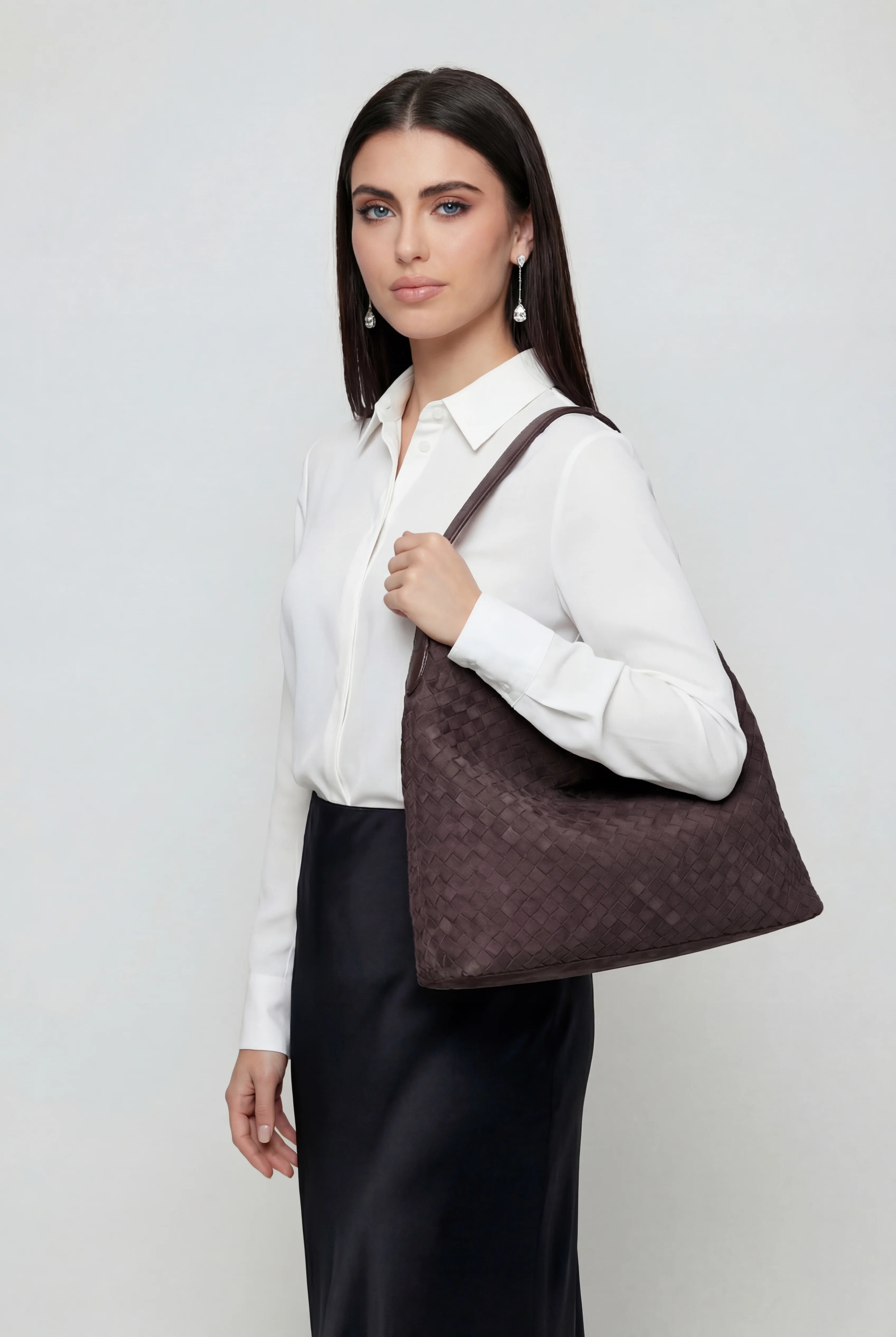 Handbags : Women's Black Soft Suede-Texture Tote Bag, Roomy Design - Premium Quality, Fast Shipping in van Vanda Liamo