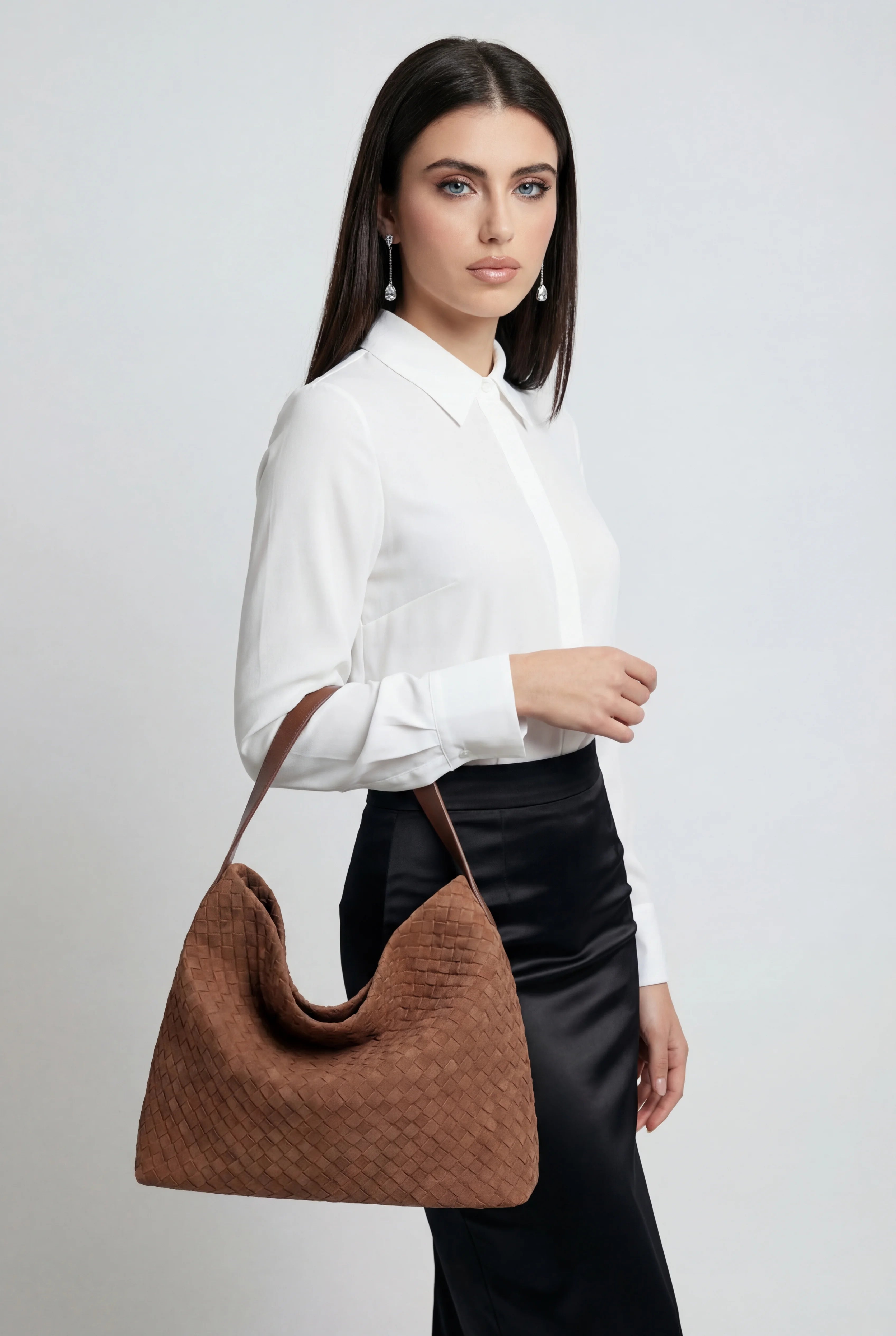Handbags : Women's Black Soft Suede-Texture Tote Bag, Roomy Design - Premium Quality, Fast Shipping in van Vanda Liamo