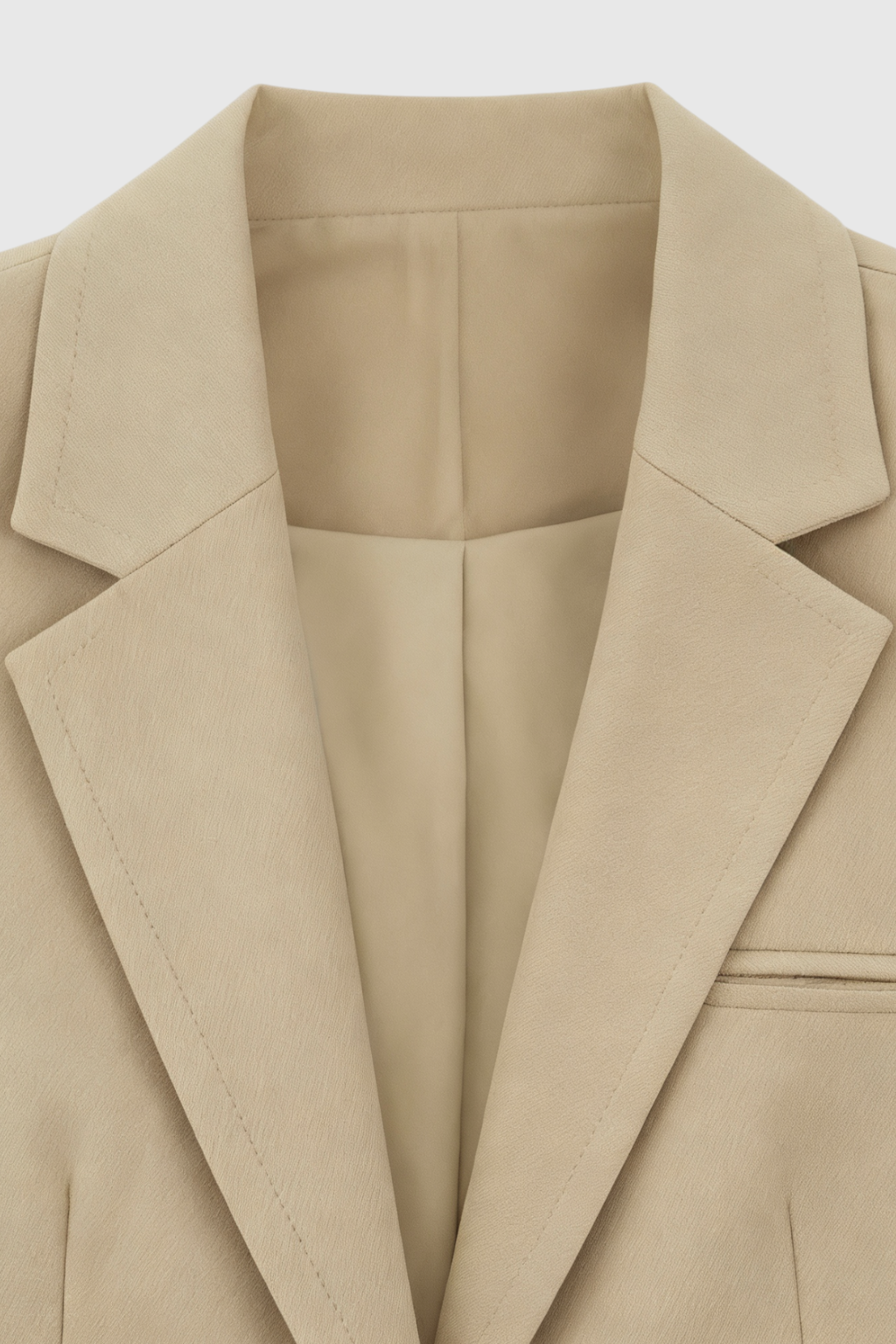 Coat : Women's Slim Fit Beige Blazer Jacket - Lightweight & Stylish in van Vanda Liamo