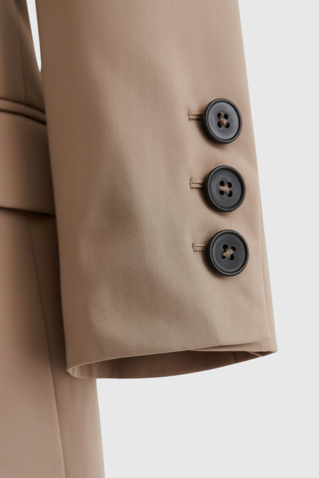 Coat : Women's Slim Fit Khaki Blazer Jacket - Lightweight & Stylish for Business Casual in van Vanda Liamo