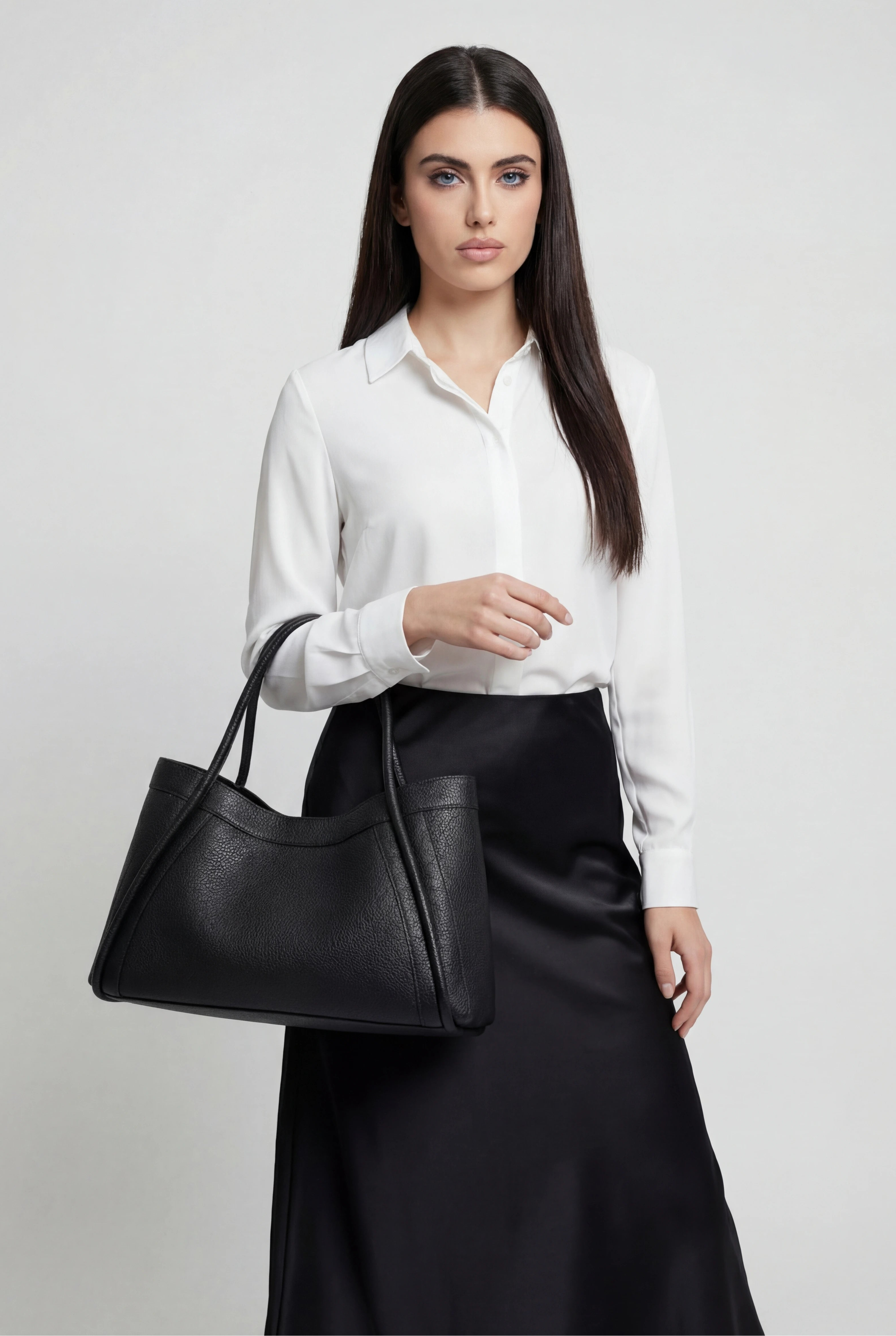 Handbags : Women's Large Faux Leather Tote Bag - Everyday Shoulder Handbag for Work & Travel in van Vanda Liamo
