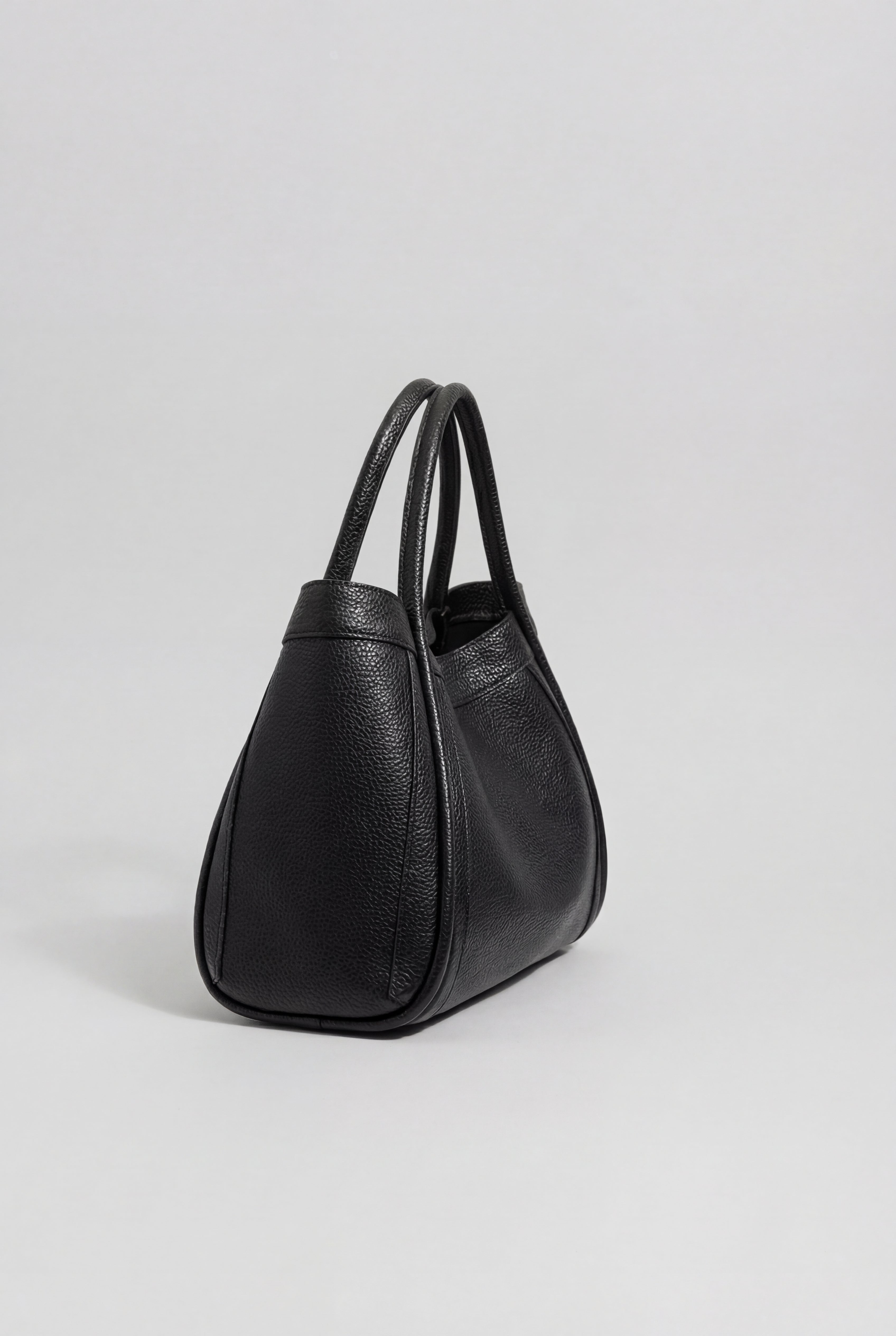 Handbags : Women's Large Faux Leather Tote Bag - Everyday Shoulder Handbag for Work & Travel in van Vanda Liamo