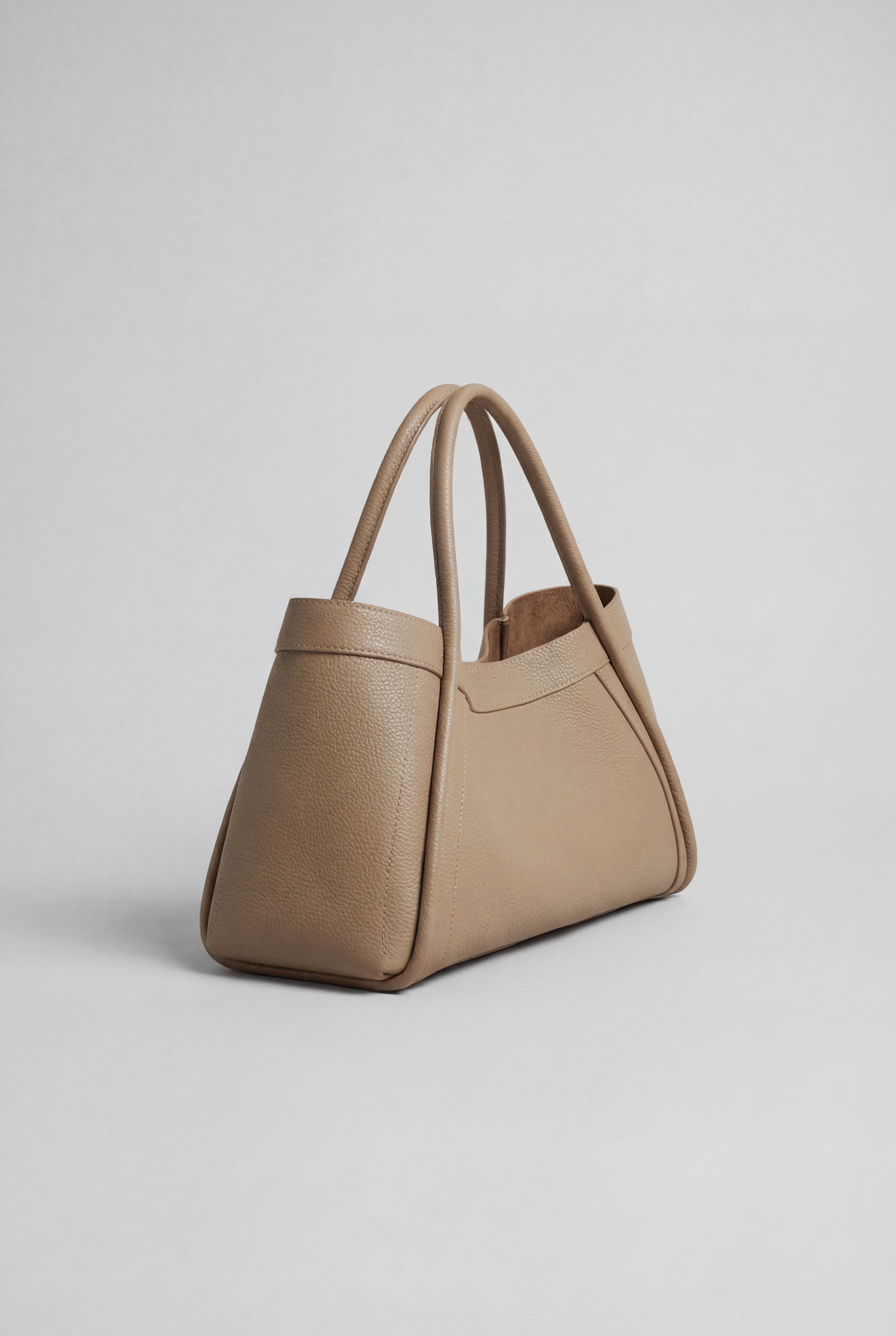 Handbags : Women's Large Faux Leather Tote Bag - Everyday Shoulder Handbag for Work & Travel in van Vanda Liamo