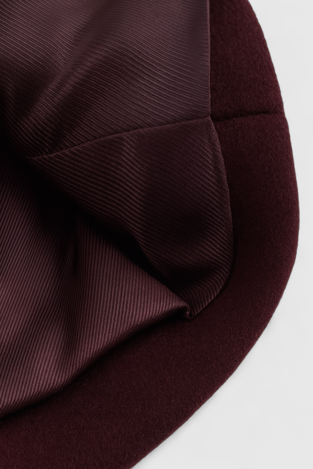 Coat : Women's Vintage Burgundy Wool Blend Winter Coat - Classic Fit in van Vanda Liamo