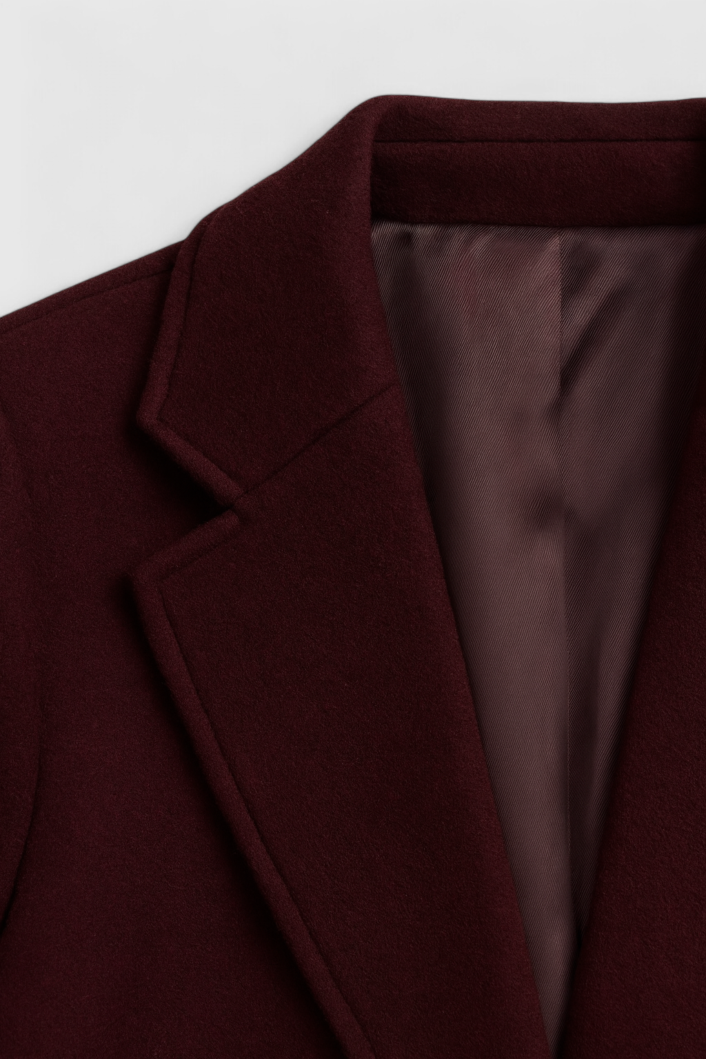 Coat : Women's Vintage Burgundy Wool Blend Winter Coat - Classic Fit in van Vanda Liamo