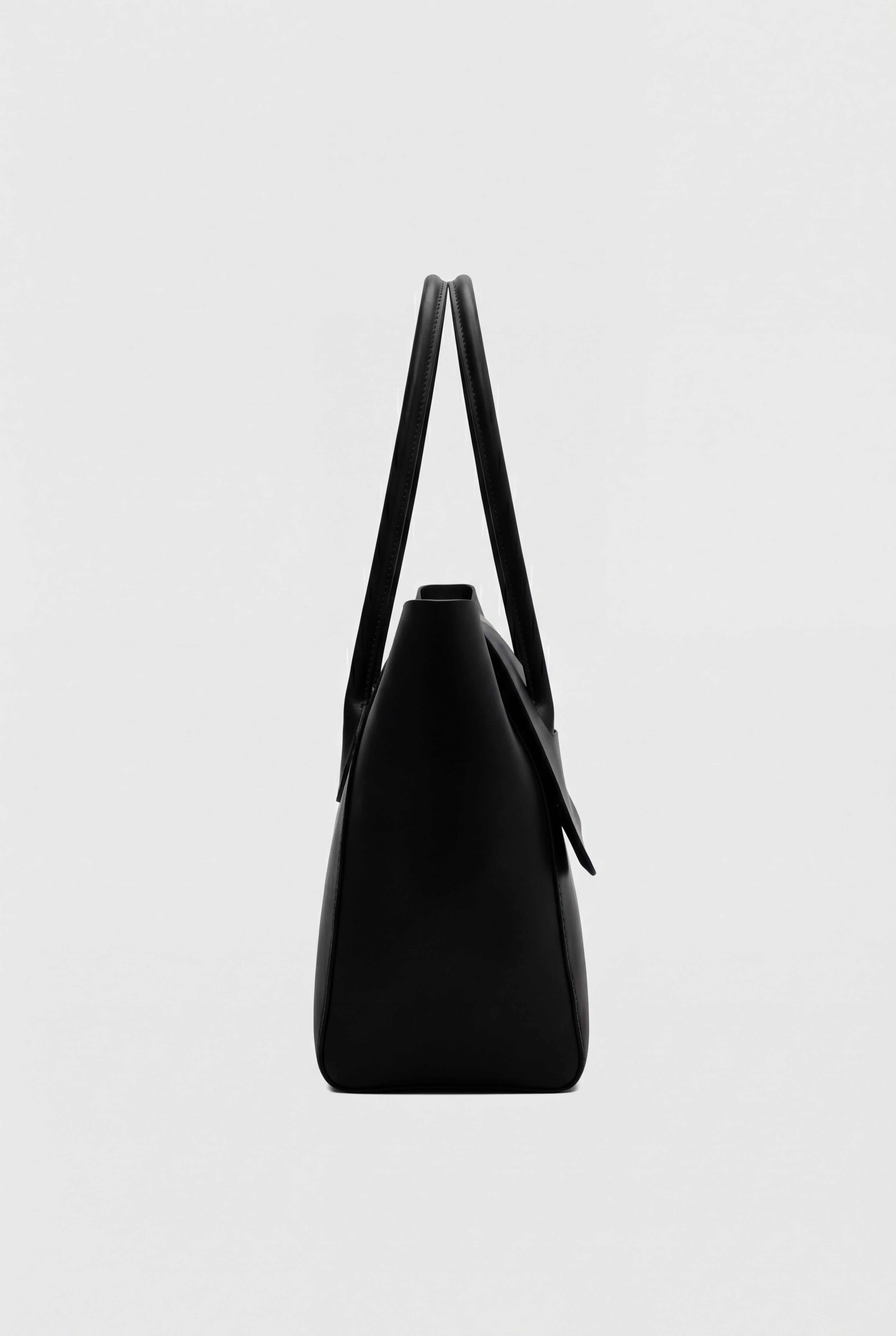 Handbags : Women's Classic Faux Leather Shoulder Bag - Retro Style Handbag with Adjustable Strap in van Vanda Liamo