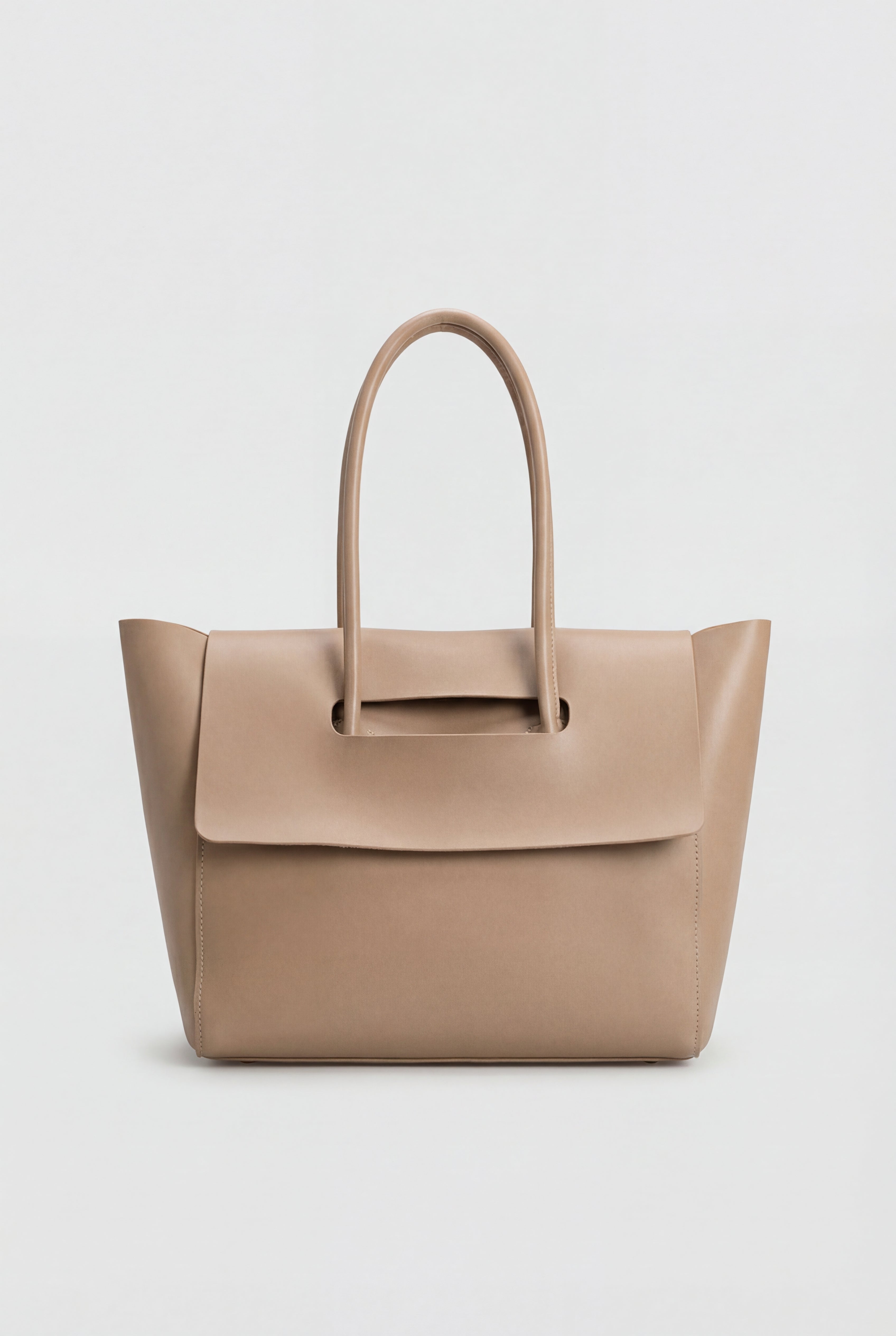 Handbags : Women's Classic Faux Leather Shoulder Bag - Retro Style Handbag with Adjustable Strap in Beige One Size van Vanda Liamo