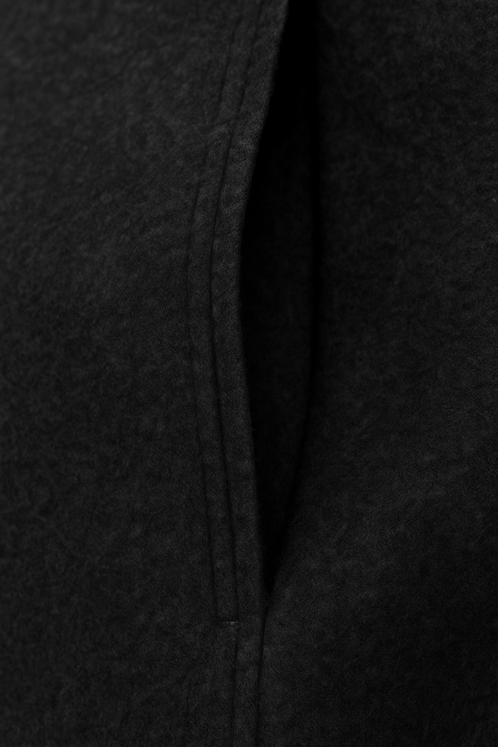 Jacket : Women's Black Soft Zip-Up Jacket in van Vanda Liamo