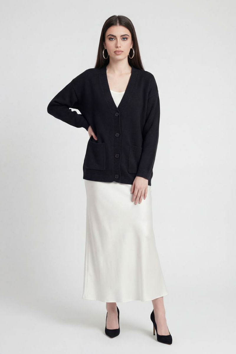 Cardigan : Women's Black V-Neck Knit Cardigan in van Vanda Liamo