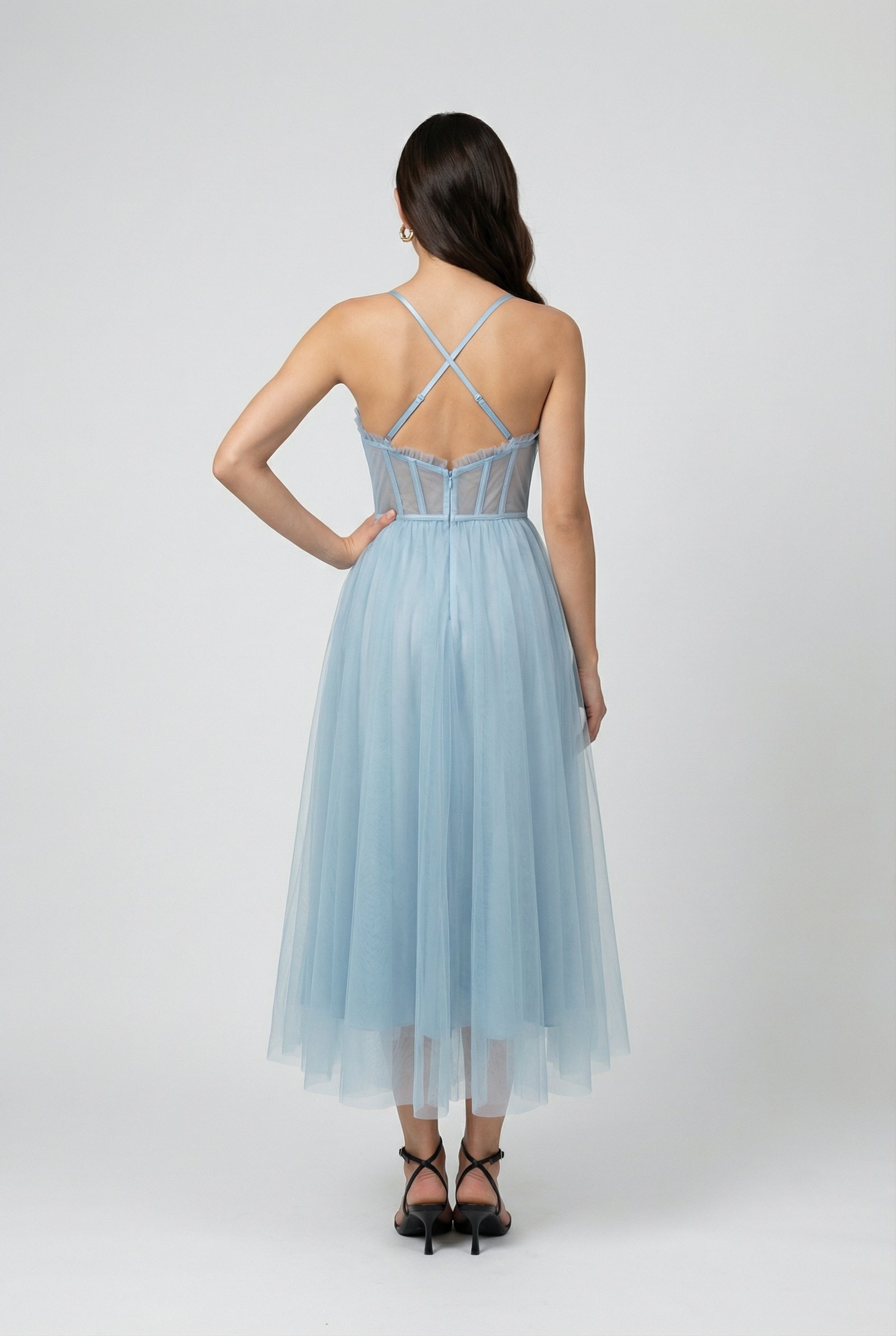 Dresses : Blue Satin Halter Cocktail Midi Dress for Women - Perfect for Parties & Special Occasions in van Vanda Liamo