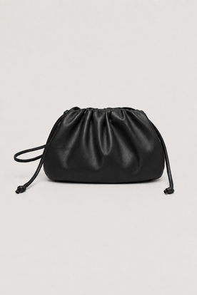 Crossbody Bag : Elegant Dumpling Crossbody Bag - Pleated Silhouette with Soft Drape in Black van Vandaliamo